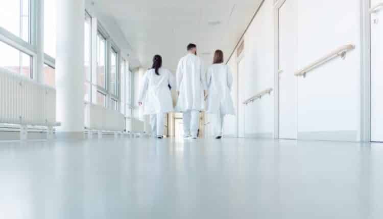 Aggressioni a personale sanitario, Regione Lombardia a ospedali: denunciare sempre