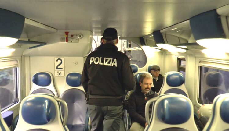 Como: era ricercato dal 2016, trovato a bordo di un treno da Milano a Como S. Giovanni, arrestato dalla Polizia di Stato