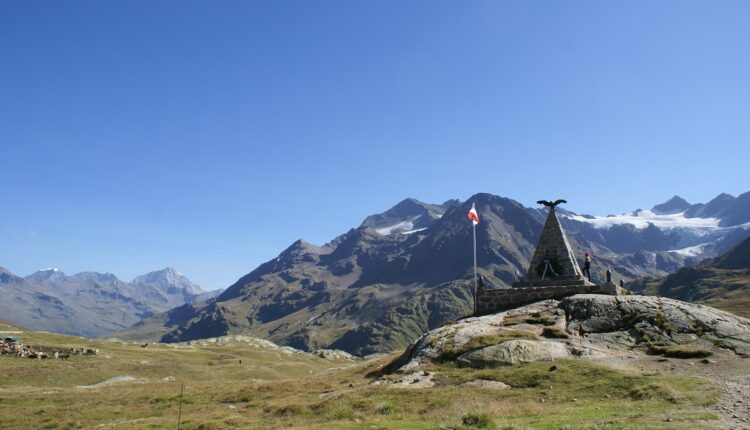 Lombardia, grandi scoperte in Valfurva: le incisioni rupestri più alte d'Europa