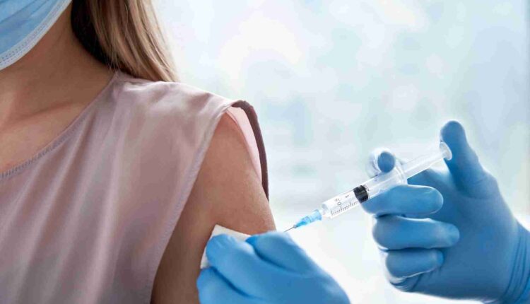 Genova: 235.000 liguri vaccinati contro l'influenza, il 69% delle dosi somministrate dai medici di famiglia