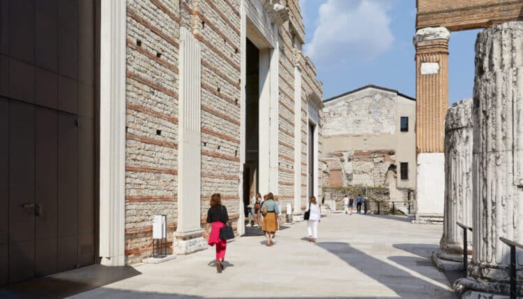 "Open Your Arms Now" a Brescia: un viaggio itinerante nel corridoio UNESCO per riflettere sul futuro dell'Europa