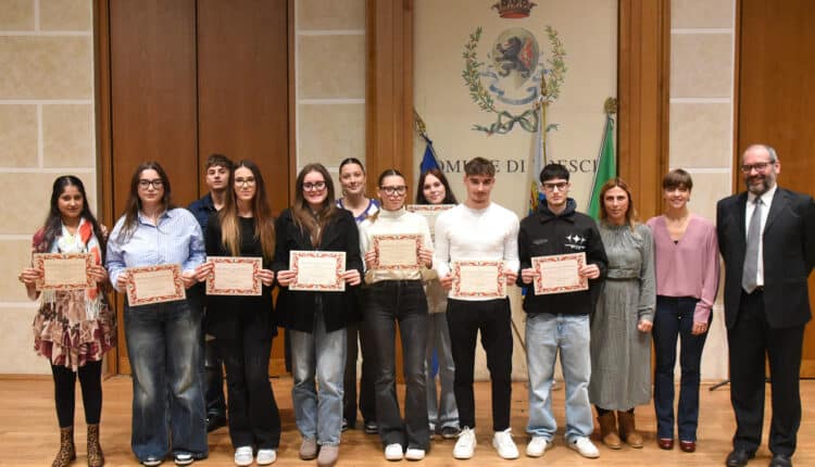 Brescia, premiazioni per l’eccellenza scolastica: 269 diplomati con 100 e lode