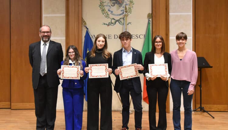 Brescia, premiazioni per l’eccellenza scolastica: 269 diplomati con 100 e lode