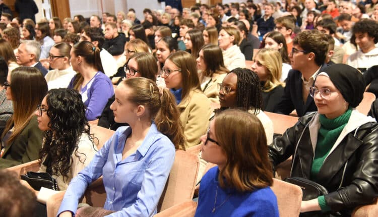 Brescia, premiazioni per l’eccellenza scolastica: 269 diplomati con 100 e lode