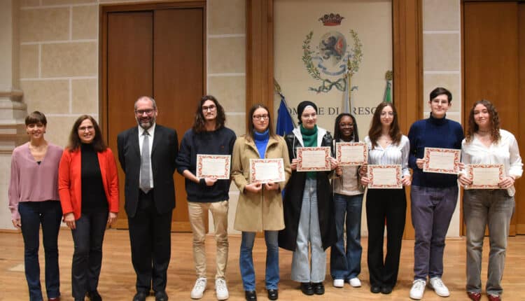 Brescia, premiazioni per l’eccellenza scolastica: 269 diplomati con 100 e lode