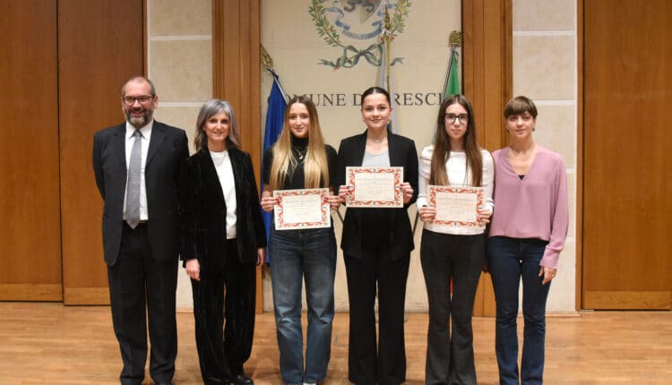 Brescia, premiazioni per l’eccellenza scolastica: 269 diplomati con 100 e lode