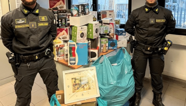 Bolzano, operazione "Halloween sicuro". Sequestrati oltre 1.900 prodotti non sicuri e più di 350 grammi di sostanze stupefacenti