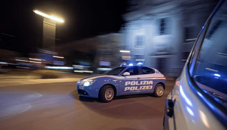 Bolzano, spaccia droga in città. Polizia di Stato denuncia pregiudicato straniero e sequestra stupefacenti pronti per lo spaccio