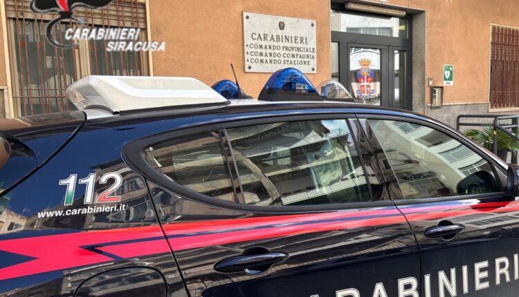 Cassibile: Carabinieri arrestano 16enne che aveva accoltellato in discoteca un rivale in amore