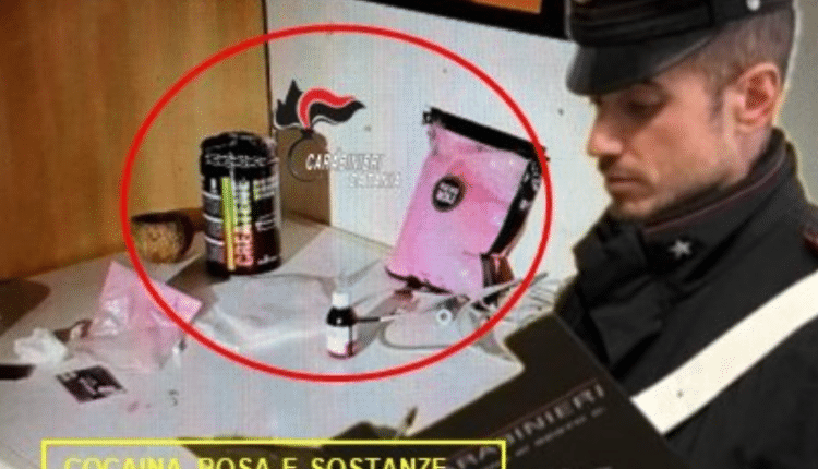 Catania, ingoia un’intera busta di droga per sfuggire al controllo ma rischia di soffocare: pusher di anfetamine salvato dai Carabinieri