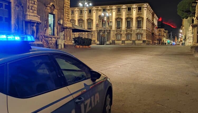 Catania, la Polizia di Stato esegue un’ordinanza di custodia cautelare in carcere nei confronti di 7 soggetti indagati per estorsione aggravata dal metodo mafioso