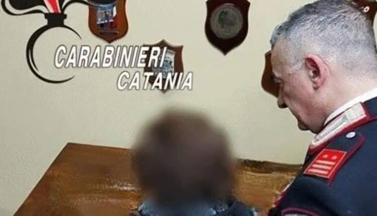 Catania, reati di maltrattamenti in famiglia, lesioni personali ed estorsione. Emesso provvedimento cautelare nei confronti della donna