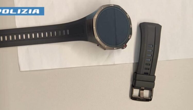 Como, fanno razzia di smartphone e smartwatch per oltre 3000 euro in un negozio di elettronica. Un georgiano arrestato dalla Polizia di Stato ed uno denunciato