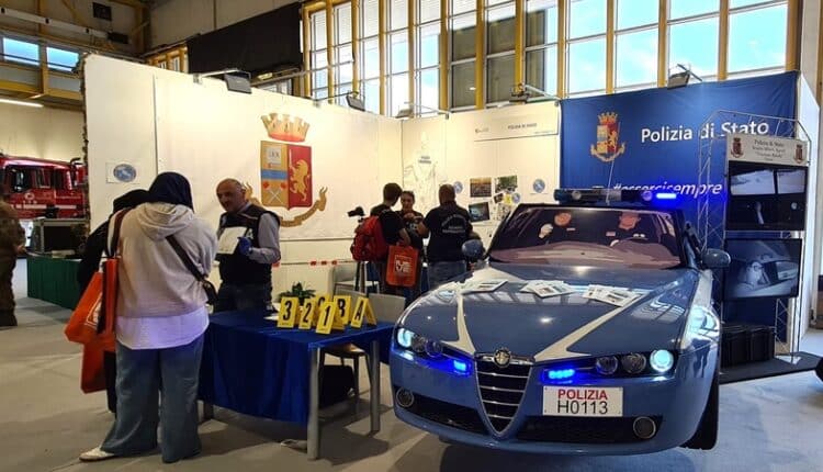 La Polizia di Stato a Pordenone: giovani, lavoro e legalità alla Fiera "Punto di Incontro"