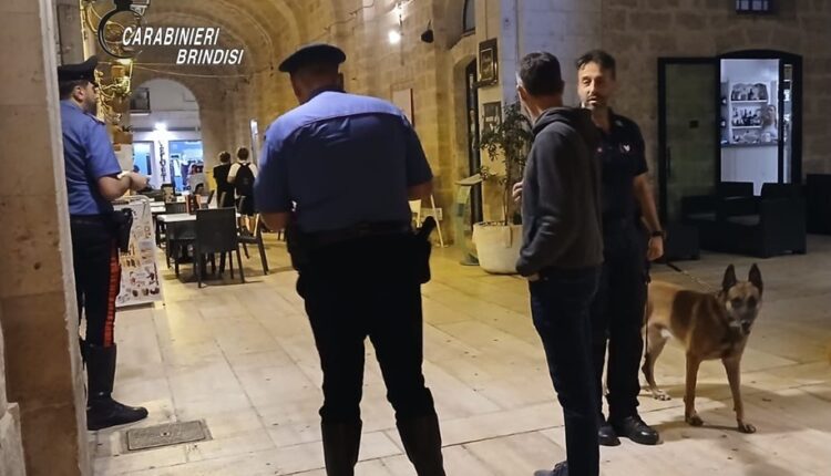 Fasano: servizi straordinari di controllo del territorio, un arresto per per detenzione di fini di spaccio di stupefacenti, 4 persone denunciate per guida in stato di ebbrezza alcolica.