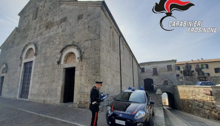 Ferentino (Frosinone), tenta di uccidere il compagno a coltellate. Convalidato l'arresto della donna 57enne di origini rumene