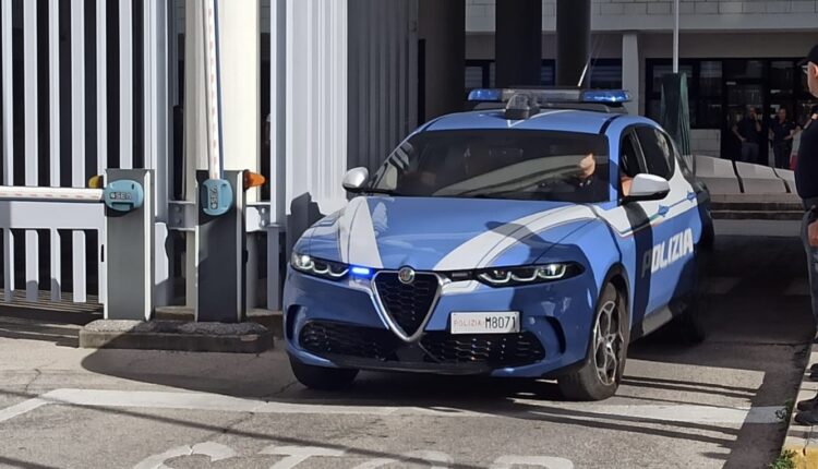 Brindisi: Minaccia il compagno con coltello da cucina per poi procurarsi profonde ferite sulle braccia, arrestata