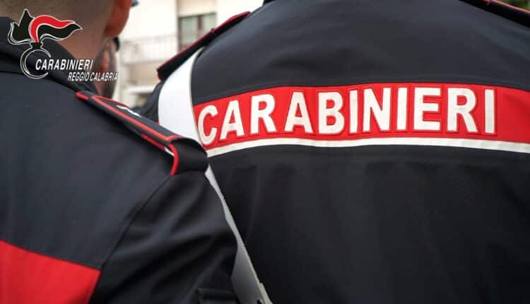Reggio Calabria: Carabinieri smantellano centrale delle truffe, tra le vittime anche un’anziana disabile