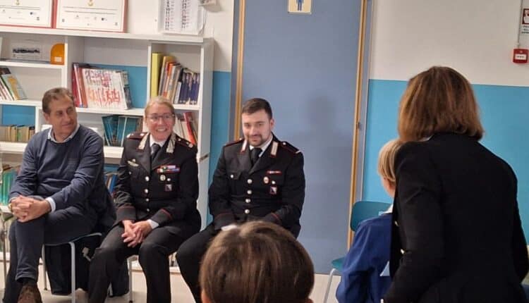 Tolentino: i Carabinieri promuovono la legalità con incontri nelle scuole