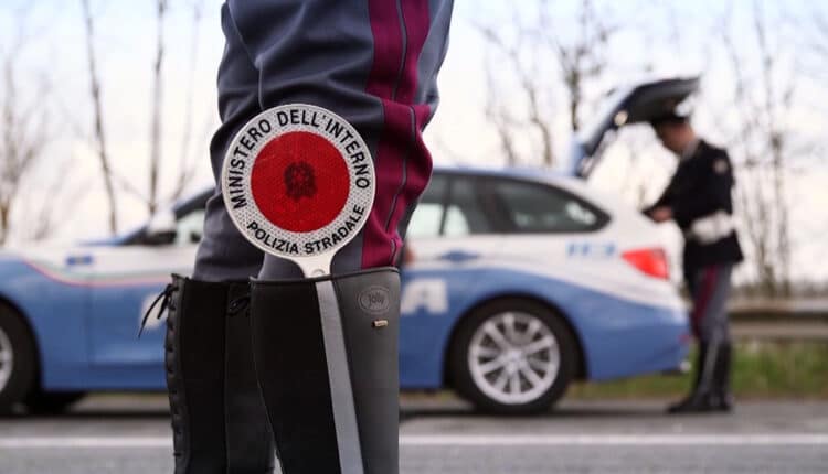 Genova, operazione "Jad Mobile 7" da parte della Polizia Stradale per il contrasto al traffico e al riciclaggio di autovetture di provenienza delittuosa