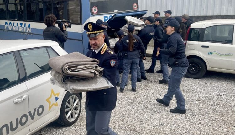 Verona: alla Ronda della Carità le coperte della Polizia di Stato