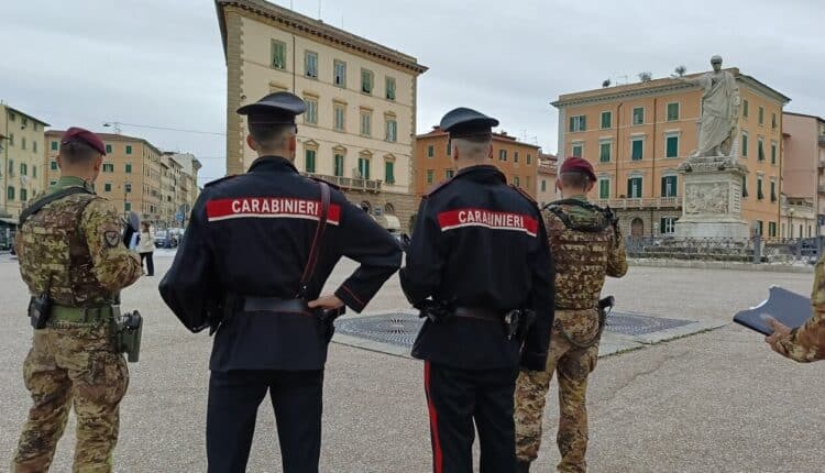 Livorno: i Carabinieri arrestano tre persone per spaccio di sostanze stupefacenti.