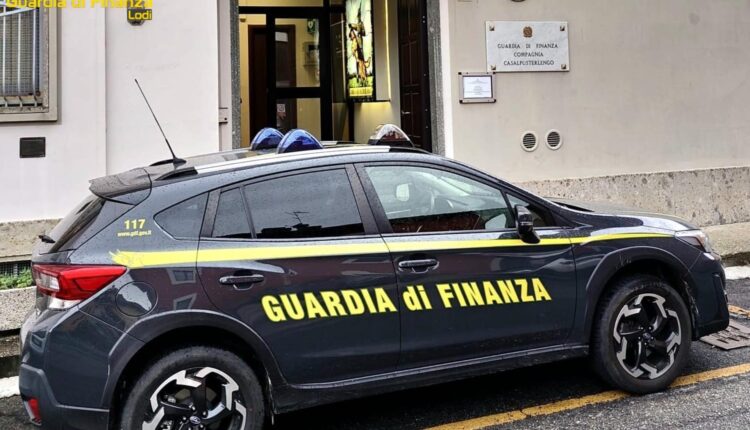 Lodi, bancarotta e illeciti finanziamenti ad una finta impresa. Sequestrati 20 trattori ed oltre 350mila euro