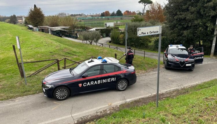 Lucca, colpiscono un 62enne con 2 coltellate. Due giovani fermati dai Carabinieri