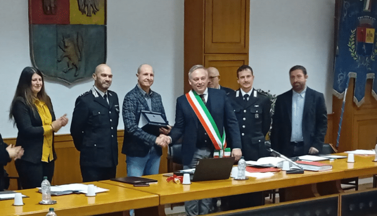 Masi Torello: L’Amministrazione comunale ringrazia il Maggiore dei Carabinieri Antonio Muzi