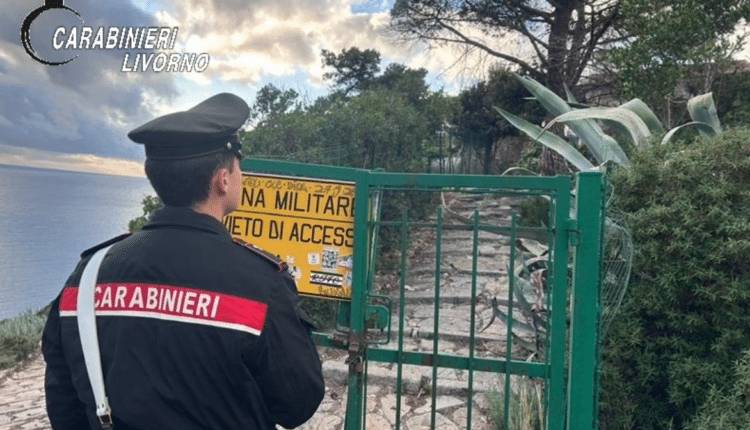 Marciana Marina, denunciato dai Carabinieri il presunto autore dell'atto vandalico ai danni del faro di Punta Polveraia