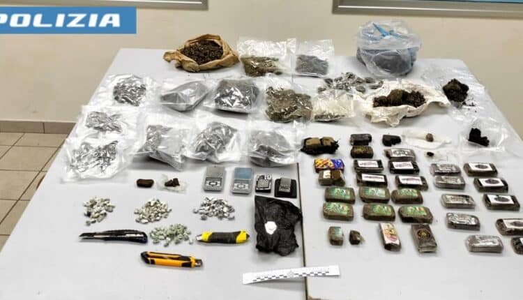 Massafra, operazione antidroga. Sequestrati tre chili di hashish e due di marijuana. Arrestato un 32enne