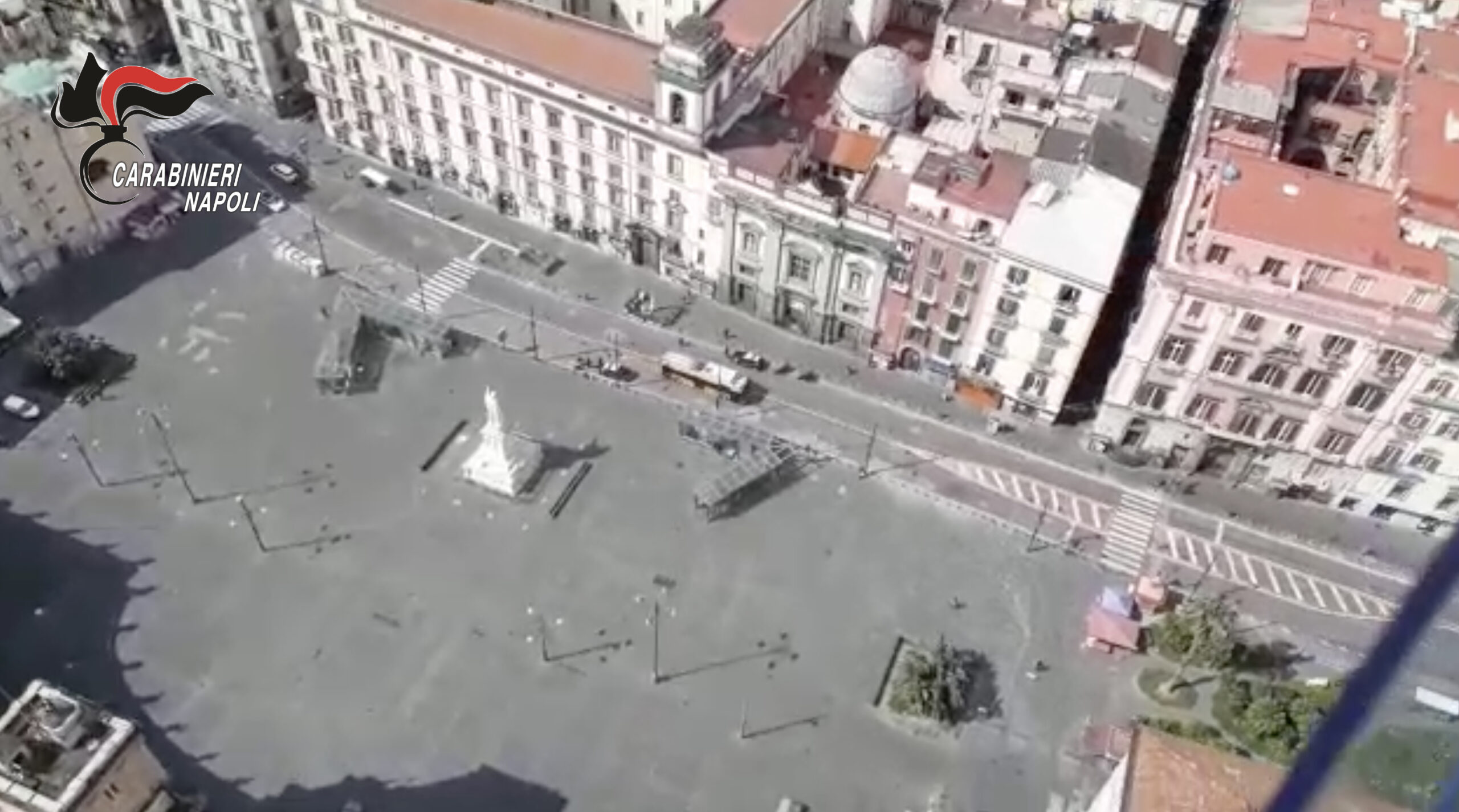 Napoli, blitz dei carabinieri a piazza Dante. 22 scooter sequestrati