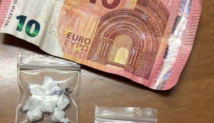 Napoli: controlli straordinari della Polizia di Stato nel quartiere Barra, due persone tratte in arresto.