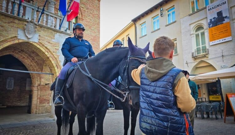 La Polizia di Stato a Pordenone: giovani, lavoro e legalità alla Fiera "Punto di Incontro"