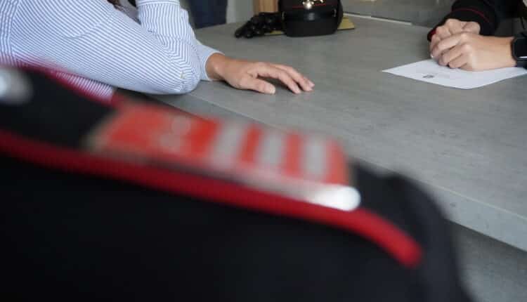 San Nicola la Strada, si introduce in casa con la forza e spinge la vittima sul letto, schiaffeggiandola. 78enne arrestato dai Carabinieri