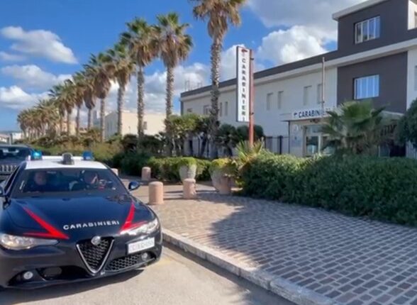 Sant'Agata di Militello, atti sessuali sulle figlie minorenni. Uomo arrestato dai Carabinieri
