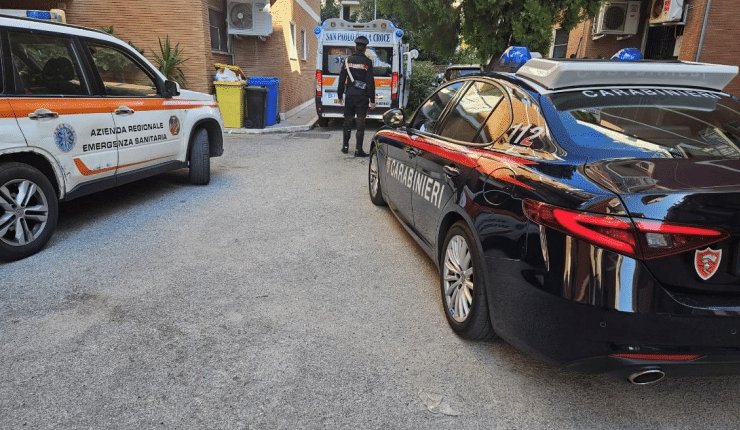 Latina: 52enne rifiuta le cure e minaccia il suicidio, Carabinieri riescono a farlo desistere