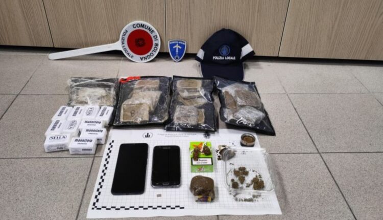 Bologna: Occupavano illecitamente un immobile e spacciavano, decunciati 26enne e 61enne