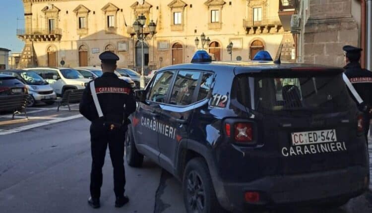 Siracusa: i Carabinieri arrestano un 29enne che gestiva mini-market casalingo della droga.