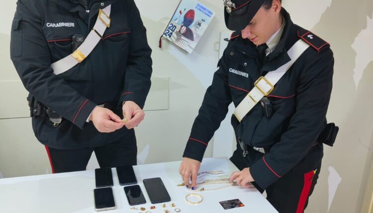 Sirolo, i Carabinieri arrestano tre persone originarie della Campania per truffa ai danni di una persona anziana