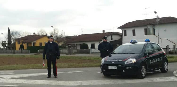 Soncino: i Carabinieri della locale Stazione hanno segnalato alla Prefettura un uomo in possesso di hashish, ritirata la sua patente.