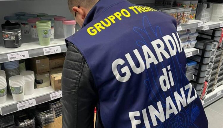 Trento, sequestrati oltre 32.500 prodotti non conformi alle norme di sicurezza ed elevate sanzioni fino a 330.000 euro