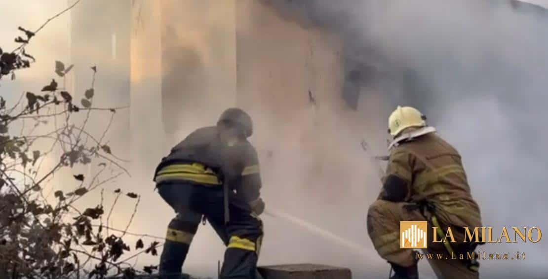 Ucraina sotto attacco: ondata di missili, infrastrutture sotto assedio, reazioni internazionali.