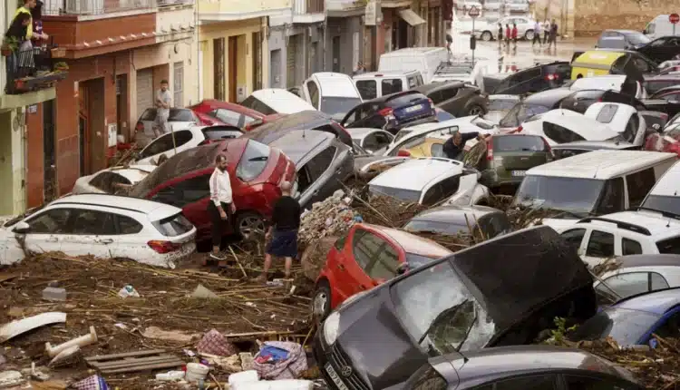 Disastro a Valencia: oltre 200 morti, migliaia di dispersi e un paese in ginocchio