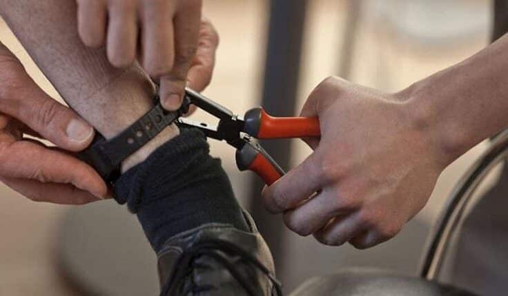 Rimini: Manomette braccialetto elettronico ed aggredisce gli agenti, arrestato