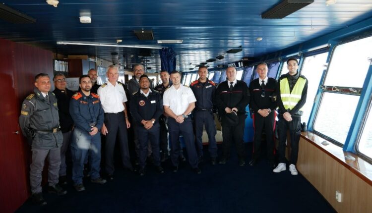 Gallipoli: esercitazione di security portuale, allarme bomba su nave da crociera e intervento degli artificieri