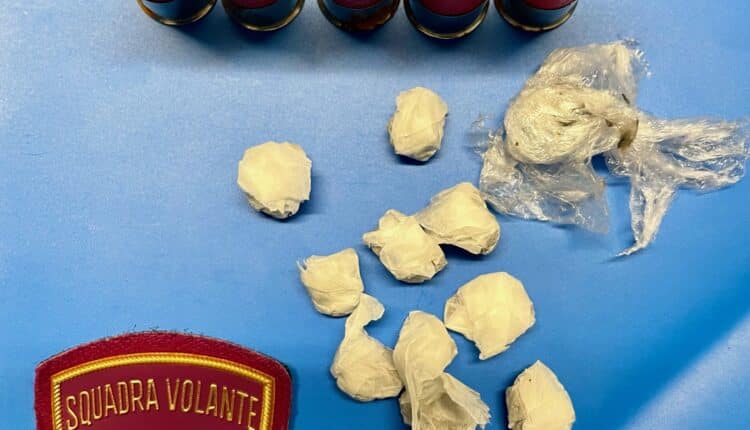 Pescara: attività antidroga, sequestrati circa 17 grammi dalla Polizia di Stato