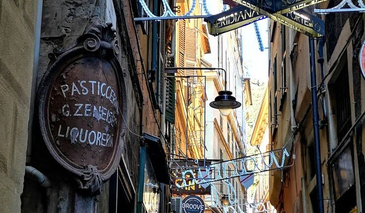 Genova: Sorpreso nel prelevare da un piccolo anfratto 20 gr di hashish, 19enne denunciato