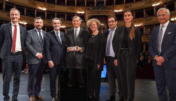 Premio "Lombardia è ricerca", il Nobel da 1 milione consegnato all'immunologo Alberto Mantovani