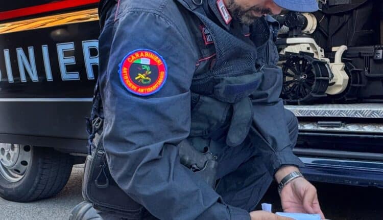 Lecce: a scuola con lo zainetto pieno di bombe di carta, le raccomandazioni dei Carabinieri